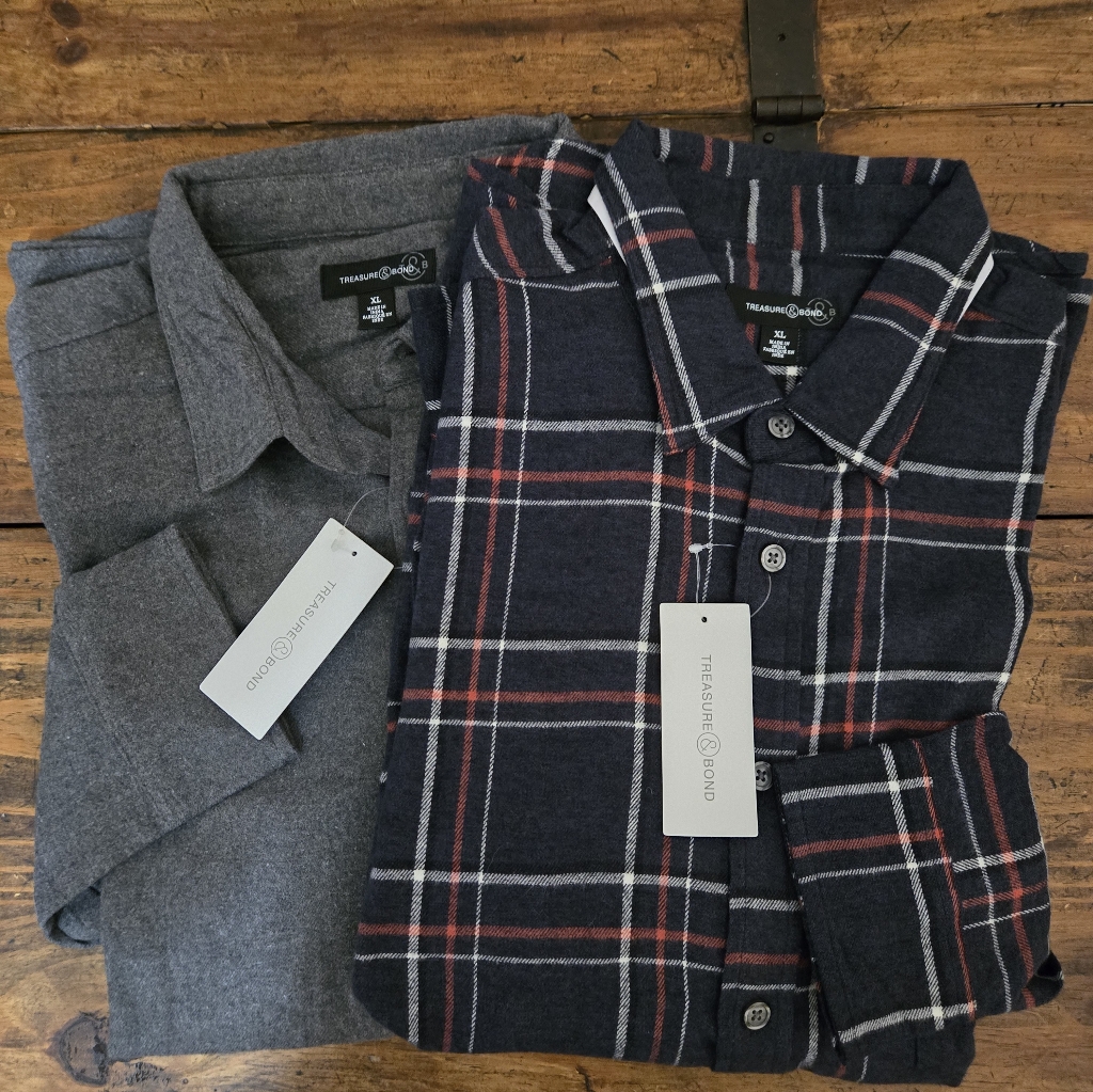 Treasure & Bond Men's Navy Plaid And Solid Gray Button Down Flannel Shirts